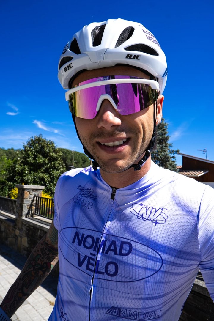 Futurist White Short Sleeve Jersey | Nomad Vélo